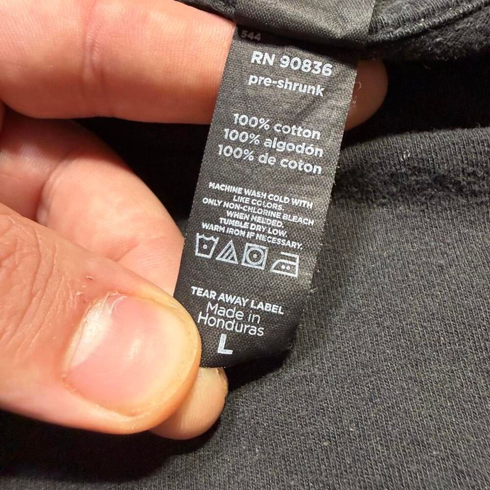 District Men's Black and Grey T-shirt - Picture 3 of 6